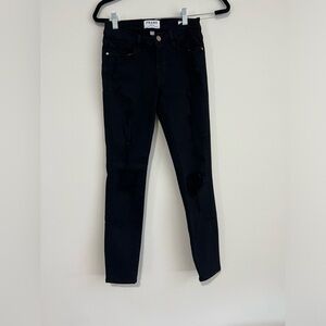 - Frame Le Skinny De Jeanne. Distressed. Perfect Condition. Size 25